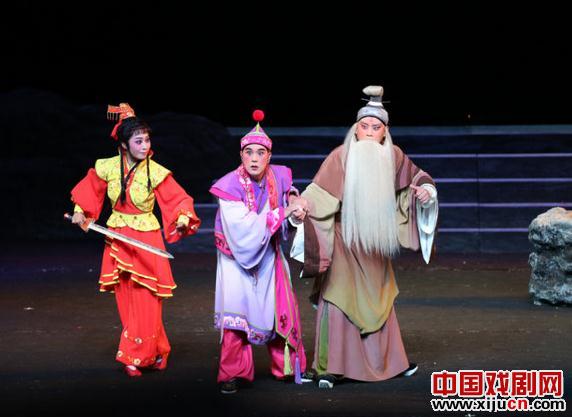 天津平剧剧院创作的平剧《剑魂》在平剧艺术节上亮相。
