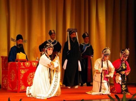 平剧《三条街》
