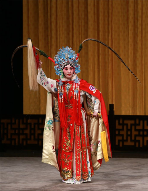 京剧《借扇》郝杰饰演孙悟空 高红梅饰演铁扇公主