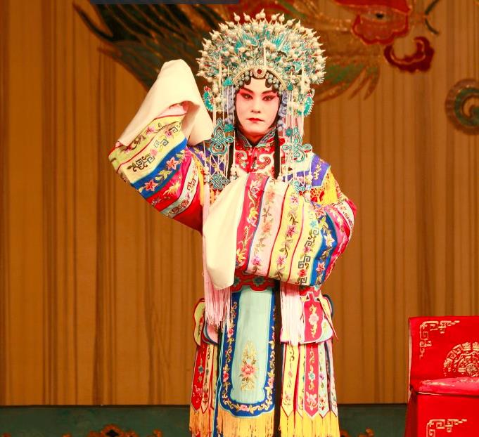 著名艺术家彭凌钢在北京和昆明的特别表演非常精彩
