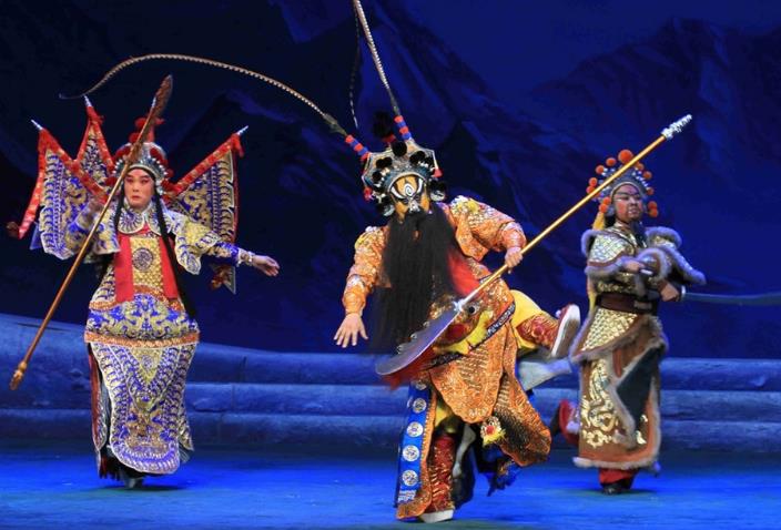 新编辑的京剧《弟情》中武戏和文学歌剧的完美结合令观众欢欣鼓舞。
