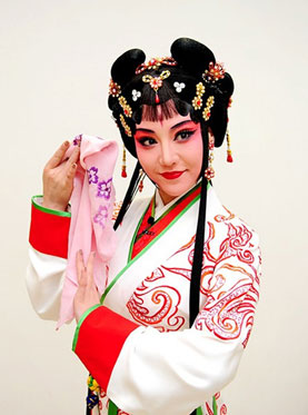 新创作的大型传统京剧《新竹》于8月18日在长安大剧院上演。
