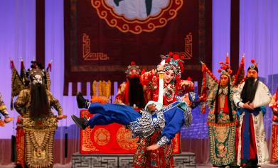 大型传统京剧《南街关》在北京梅兰芳大剧院上演。
