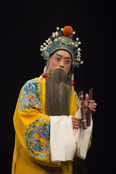 李宝春将带京剧《新老戏》、《长寿堂》、《赵匡胤》和《莲花灯》在上海演出。
