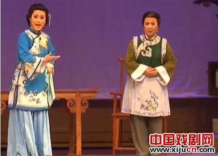 刘惠欣和赵斌主演了平剧《风与同仁堂》
