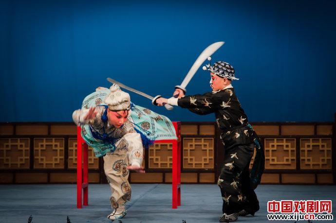 评剧《三岔口》精彩剧照