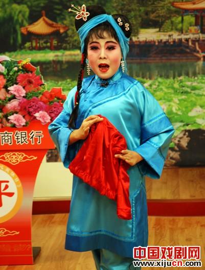 最佳表演奖获得者李静怡演唱评剧《半把剪刀》“寻子”