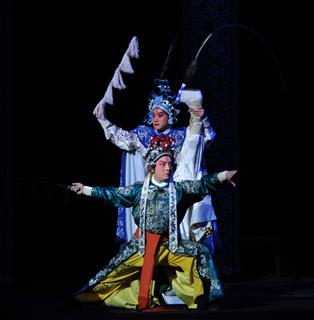 上海京剧剧院在墨西哥塞万提斯艺术节上演京剧《复仇者联盟》
