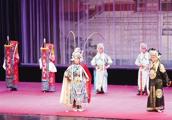 晋中市金歌剧艺术研究所表演金歌剧传统剧目《花大钞》
