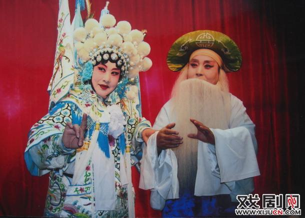 王云智与席香春主演的《杨门女将·探谷》