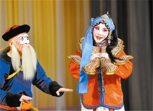 天津青年京剧团在《中国童月梨园贺新春》春节系列演出中演出了《玉堂春》
