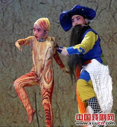 一部大型童话京剧《匹诺曹》首映
