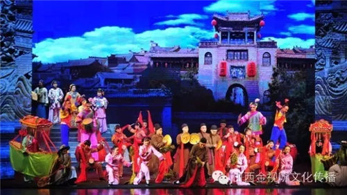 京剧《王氏大院》昨晚在少年宫表演艺术中心上演。
