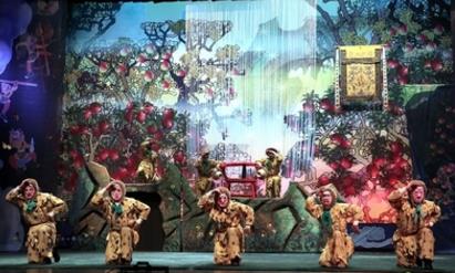 青岛北京剧院的“孙悟空造大天宫”在菲律宾国家文化中心。

