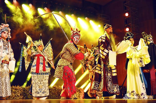 储兰兰带领团队演绎别样京韵