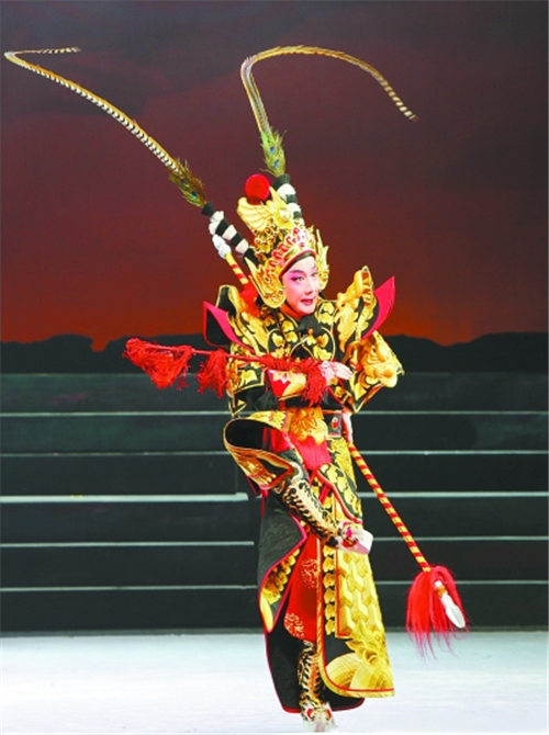 浙江京剧团飞往大理演出《大脸》和《飞虎将军》
