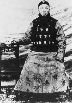 1917年5月10日:京剧艺术家谭鑫培去世

