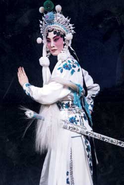 张丁火将把京剧《白蛇传》和《索林胶囊》带给纽约林肯中心的大卫8226。柯克剧院演出
