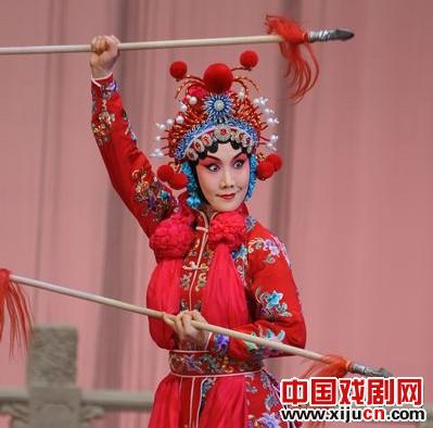 《青梅竹马》国家京剧剧院杰出青年演员表演京剧《虹桥珠礼》、《太阳塔》和《独花腔》
