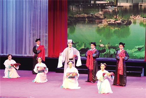 晋中市晋剧艺术研究所表演晋剧传统剧目《明珠塔》
