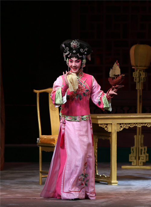 阎宏宇在京剧《康熙帝》中扮演兰儿
