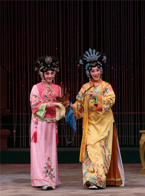 京剧《康熙大帝》闫虹羽饰演兰儿