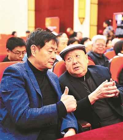 尚常戎:受美德折磨的人不尊重羞耻，智慧不懂博学。
