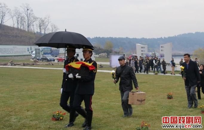 评剧花派创始人花淑兰墓落成