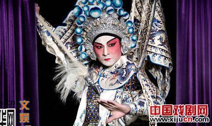 刘德华是京剧《澳门之歌》的主唱
