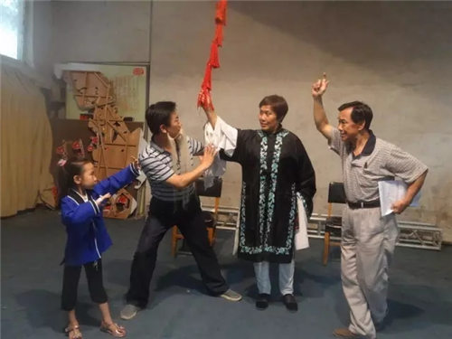 栾德宝为七岁幼儿排《新教子》