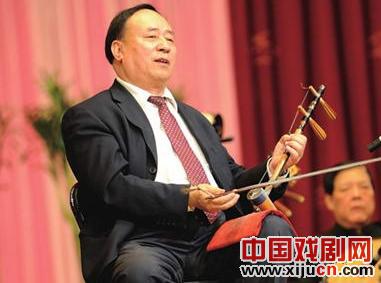 “仿生皮镜湖音乐会”京剧孕育新模式
