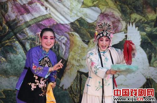 靳灵展演出《花为媒》