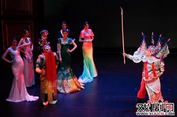 亮相之夜时尚京剧秀