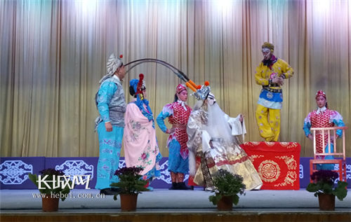 啸声京剧团演出《闹龙宫》