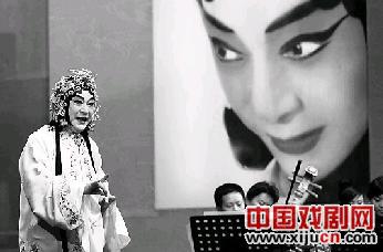 20位京剧大师一起唱歌
