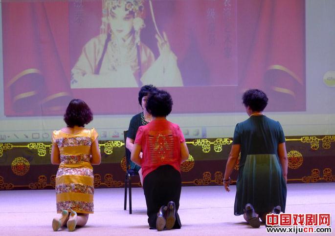 著名评剧表演艺术家刘淑琴老师喜收齐英娥、张杏春、武秀格为弟子庆典仪式