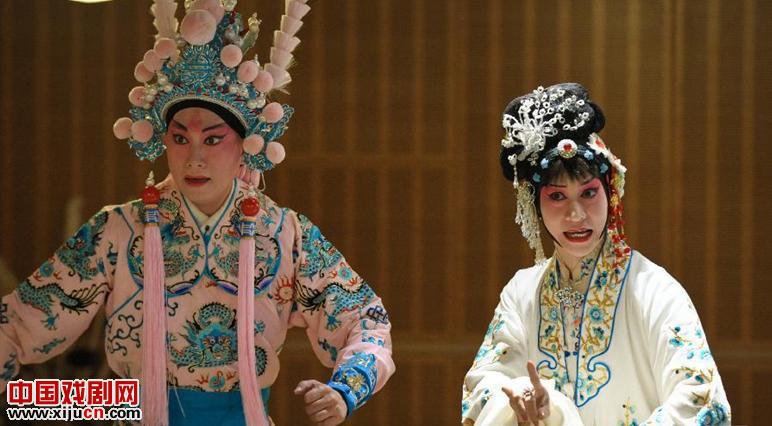 11月9日，京剧院和台湾戏剧学院京剧团将联合演出京剧《白蛇传》、《吕布与丢Sim的故事》和《粉丝聚会》。
