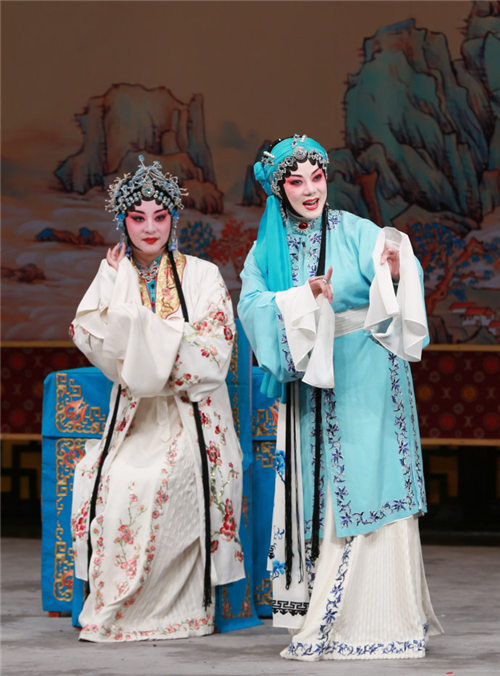 京剧《周仁献嫂》熊明霞饰演冯素蕙