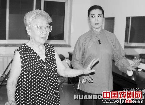 京剧表演艺术家耿灵秋给颜瑞芳艺术
