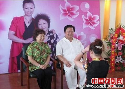 海兆凤拜谷文月为师