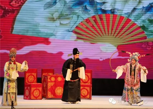 京剧《小宴会》和《快乐归来》在靖边县剧院上演
