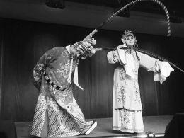 京剧的独特技巧棒极了！-初中生欣赏传统的“慢文化”
