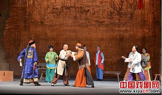 11月25日晚，第13届中国戏剧节在苏州市落下帷幕，我省选派的唯一代表剧目评剧《从春唱到秋》获得优秀剧目奖，该剧领衔主演张俊玲获得优秀表演奖。