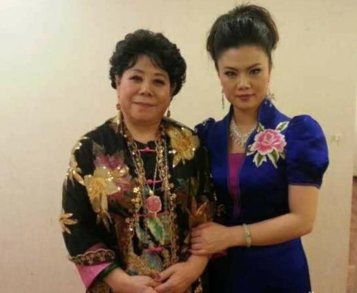 3月27日，第三届青年京剧演员(北京)挑战赛上演了杨卫兰的《遇见皇后，龙袍》。
