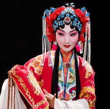 2012年，国家京剧剧院用京剧《索林胶囊》迎接春节
