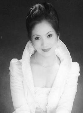 金歌剧电影《打上帝告诉寺庙》中的苗杰
