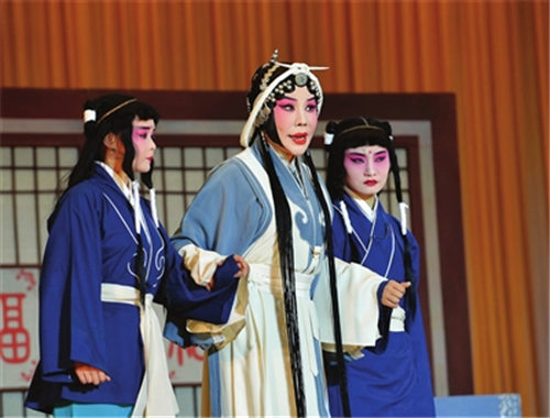 天津青年京剧团在江阴演出经典剧目《秦香莲》
