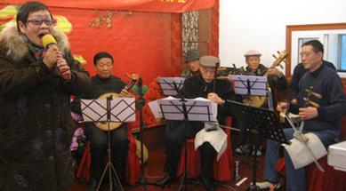 扬州新闻票房、戴春林京剧团和江都邵伯镇京剧协会交流演出，双方通过合作达成共识。
