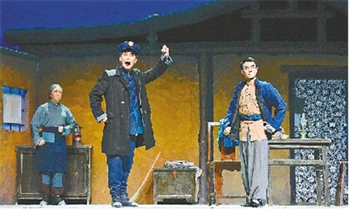 “青春版”京剧《红灯记》昨晚上演了。

