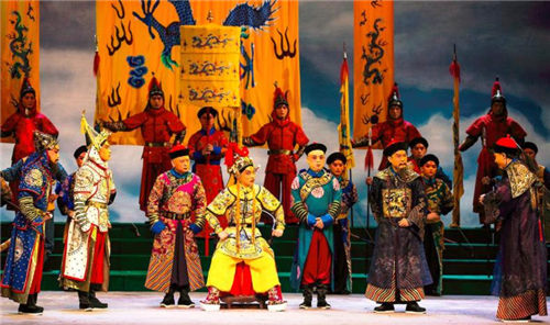 天津京剧院将举办六场大型家庭观看演出和一场著名的音乐会。
